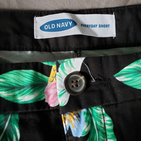 Old Navy shorts - Picture 3 of 5